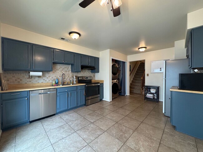 Foto del edificio - Well Maintained Single-Family Home in FC School District