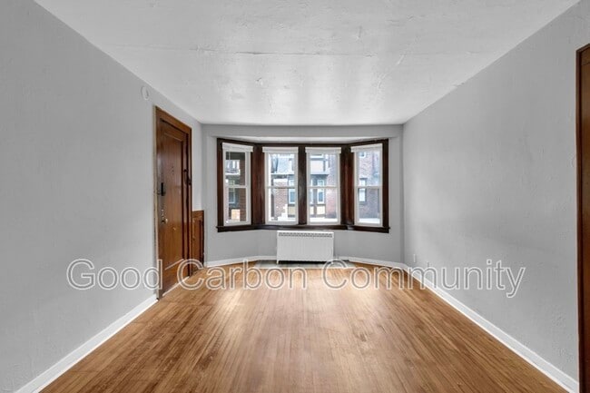 Foto del edificio - 137 Sanders Rd