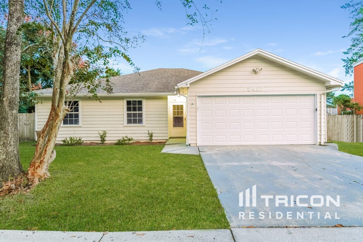 Foto principal - 2427 White Horse Rd W