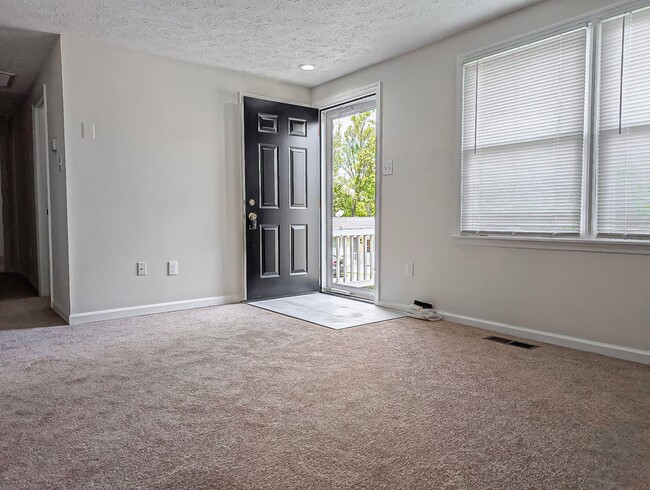 Foto del edificio - Charming and 3 Bed 2.5 Bath Home In Serene...