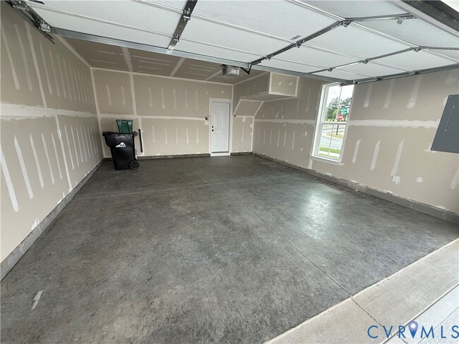 Building Photo - 15392 Oasis Sun Wy