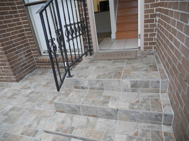 Foto del edificio - 13840 Hollowgreen Dr