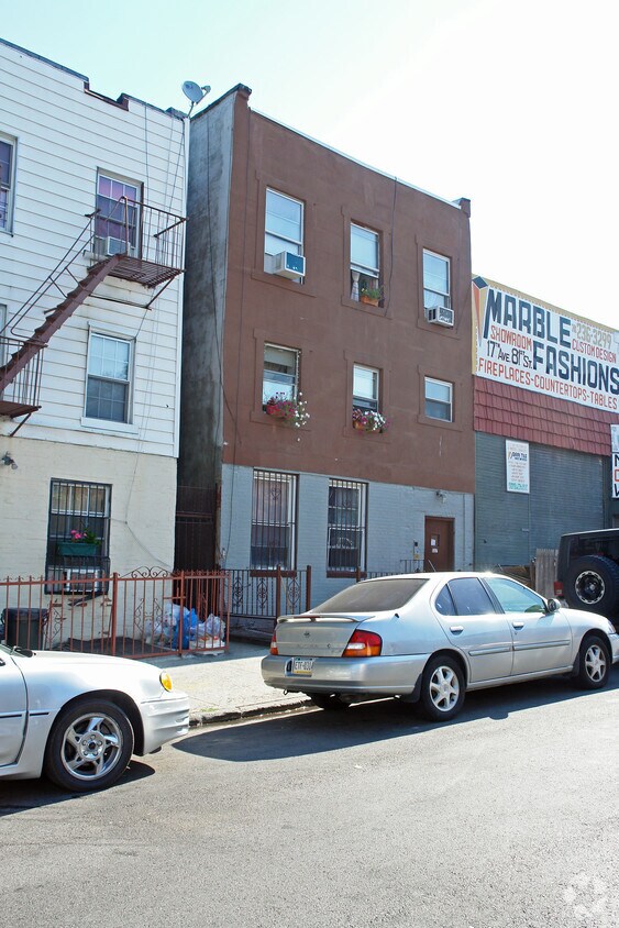 Primary Photo - 137 21st St