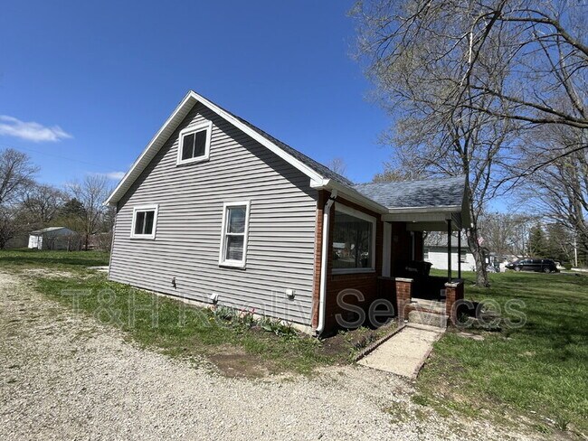 Building Photo - 611 N Waldemere Ave