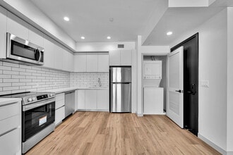 Building Photo - 1240 Magnolia Ave