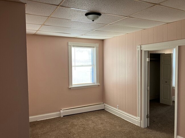 Building Photo - 1003 3rd St S