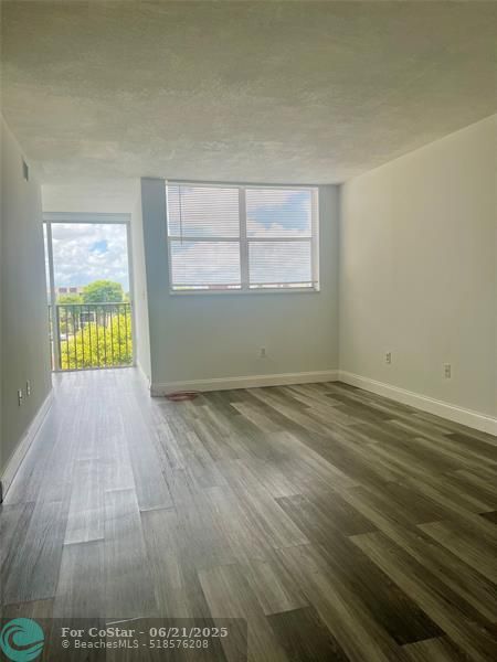 Foto del edificio - 9441 SW 4th St