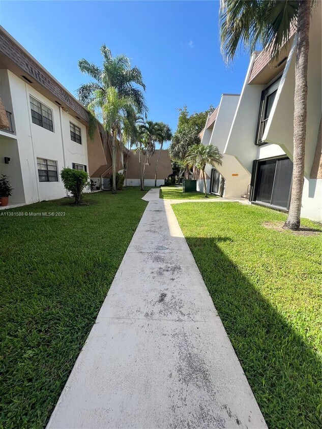 8277 SW 128th St Unit 207, Pinecrest, FL 33156 Condo for Rent in