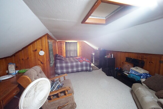 Upper Dormer Bedroom - 2300 Washington St