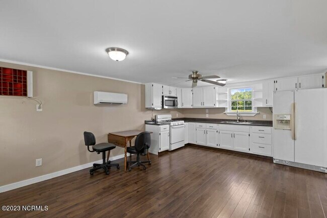Building Photo - 1038 Harrell's Loop Rd