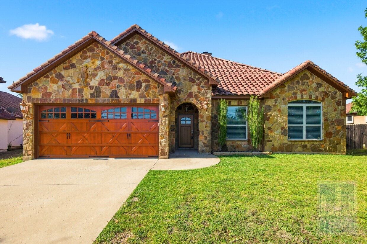 Primary Photo - 15105 General Williamson Dr