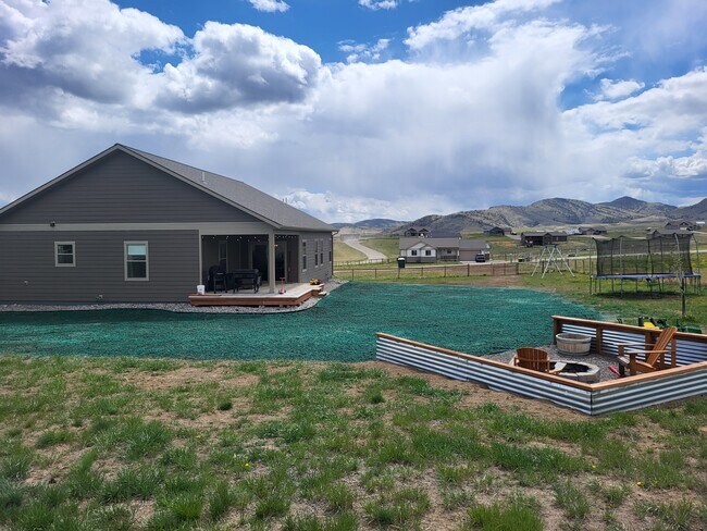 Building Photo - 4 Oregon Trail