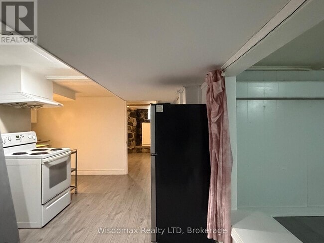 Building Photo - 33 Adelene Crescent