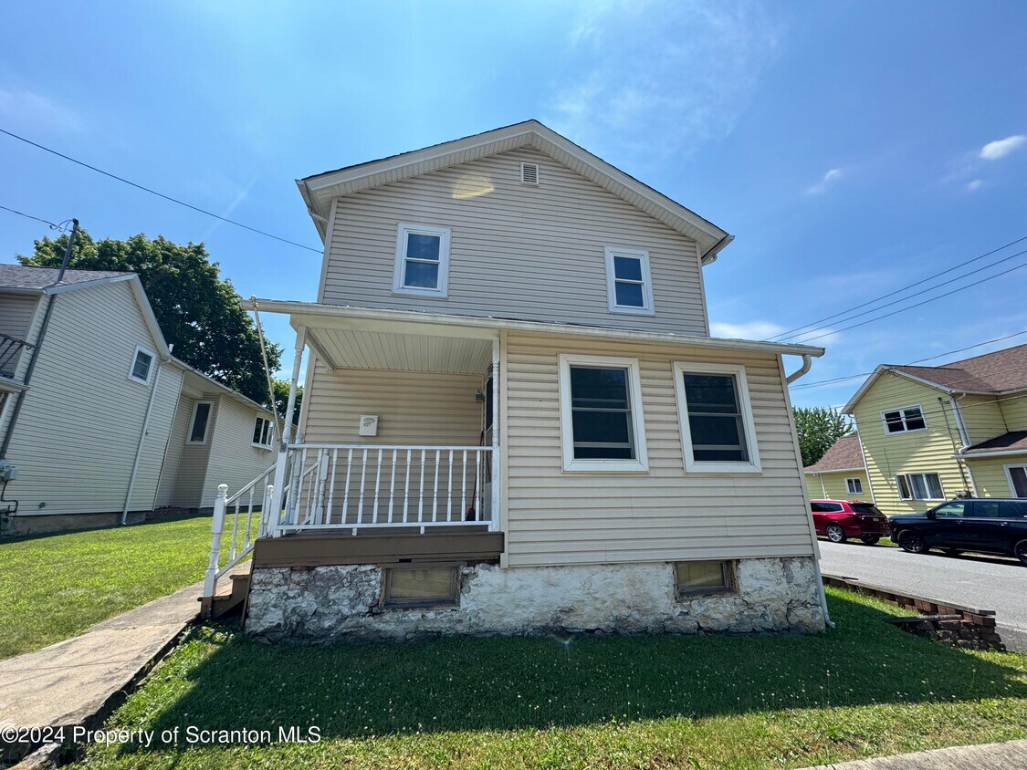 Primary Photo - 1727 Luzerne St