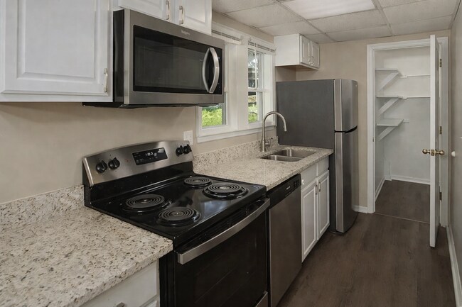 Foto del edificio - 471 E Montgomery St