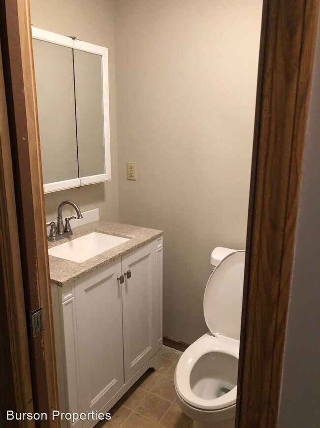 Foto del edificio - 3 br, 2 bath House - 1530 Larpenteur Ave E