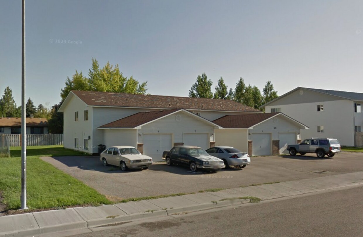 Foto principal - 3 Bed, 1 Bath Apartment w/ 1-Car Garage - Idaho Falls