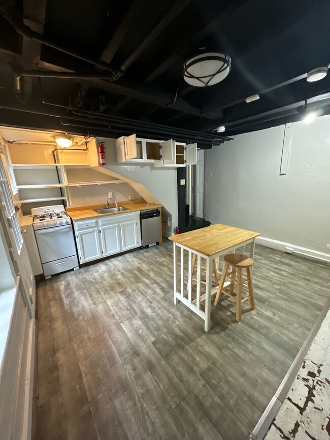 Building Photo - 9 Champney Pl