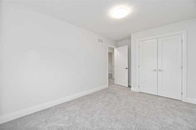 Building Photo - 608 Sweetbay Cres