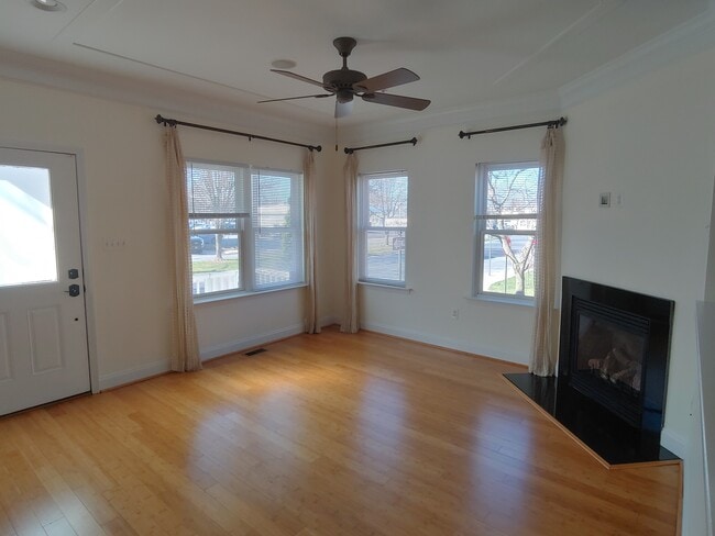 Building Photo - 620 N Bentz St