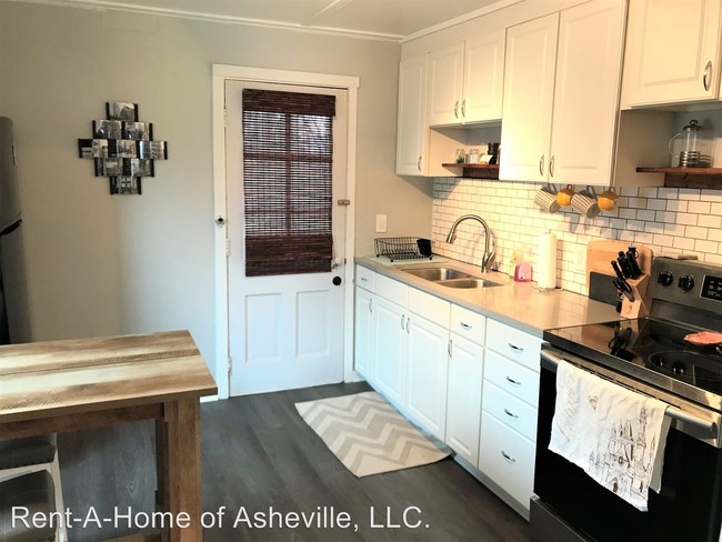 Building Photo - 2 br, 1 bath House - 338 Riverview Drive