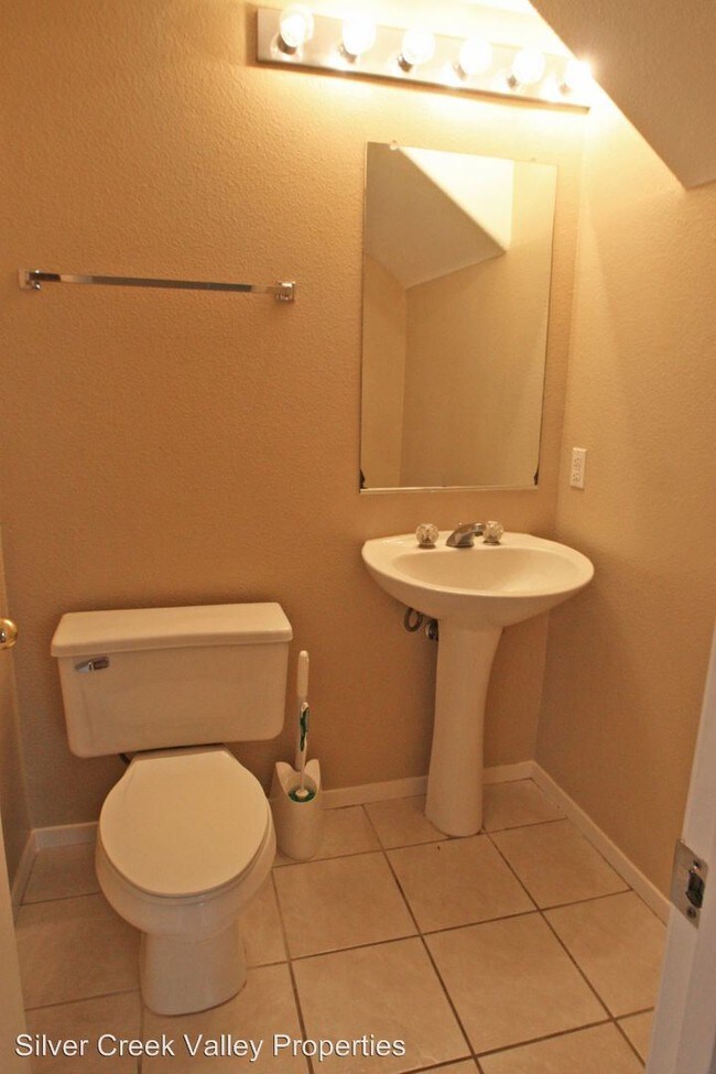 Building Photo - 4 br, 2.5 bath House - 427 Chelsea Xing