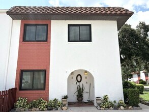 Building Photo - 910 Big Tree Rd
