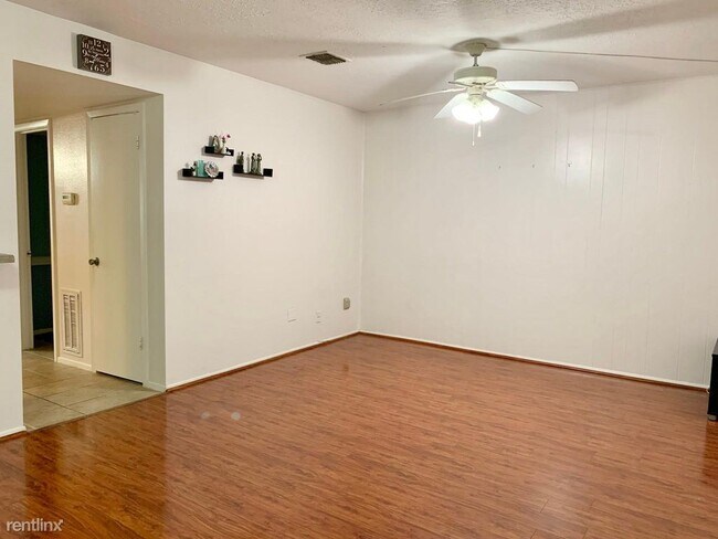 Building Photo - 3 br, 2 bath Townhome - 7034 Jetty Ln