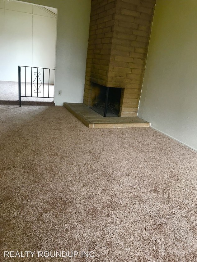 Building Photo - 8971 El Oro Plaza Dr