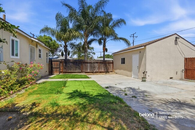 Building Photo - 7090 Lime Ave