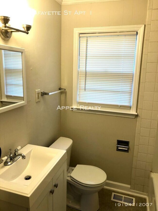 Foto del edificio - 2105 Lafayette St, Apt 1 - Available now