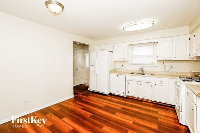 Building Photo - 671 Saginaw Ave