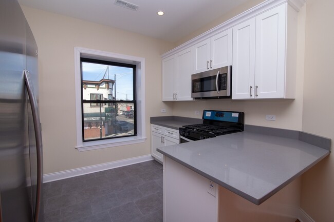 Building Photo - 4001 W Armitage Ave
