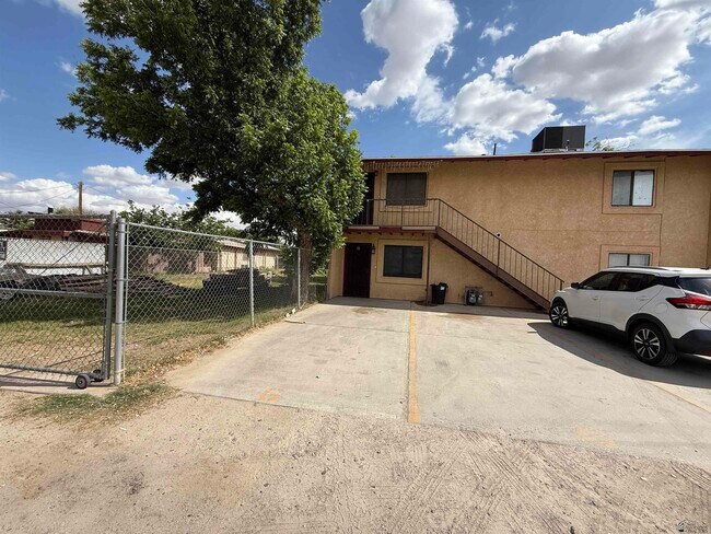 Building Photo - 1101 S Avenue C