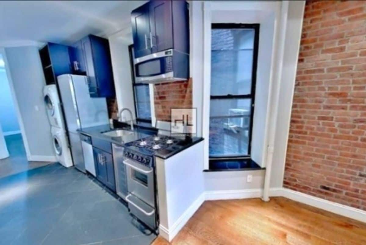 Primary Photo - AFFORDABLE, SPACIOUS + SUNNY STUDIO IN THE...