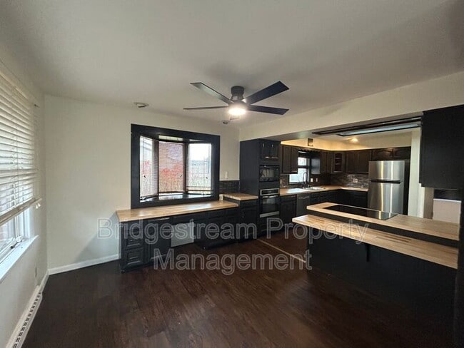 Foto del edificio - 7201 Englewood Dr