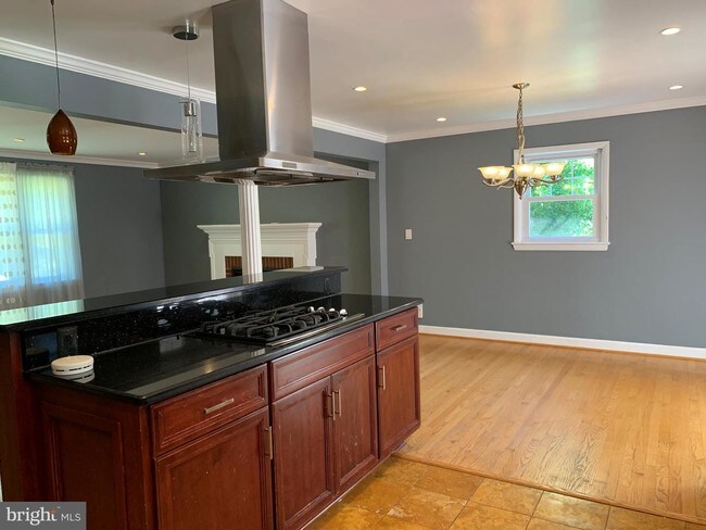 Foto del edificio - 211 W Columbia St