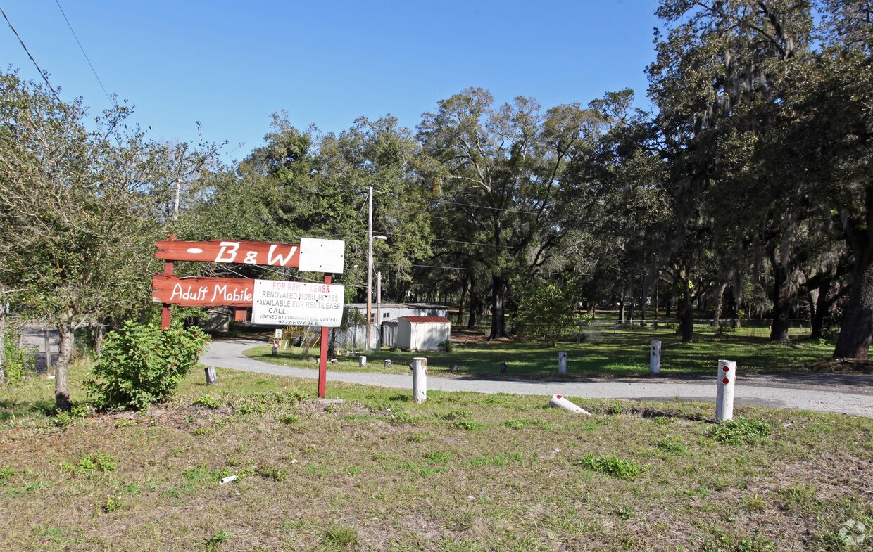 Foto del edificio - 9722 E Hillsborough Ave