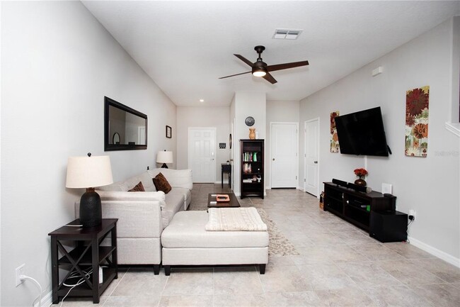 Foto del edificio - 7609 Ginger Lily Ct