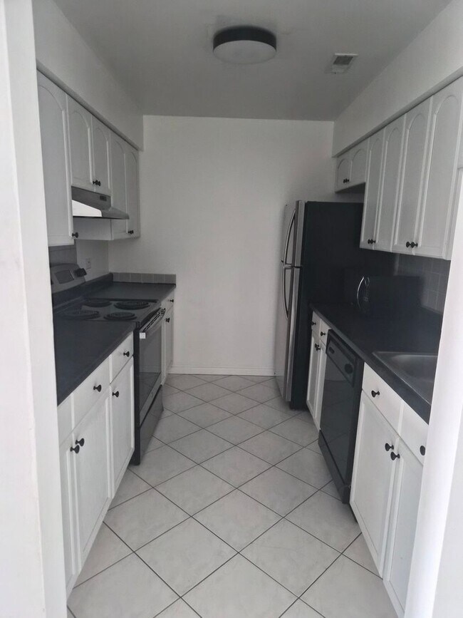 Foto del edificio - 1424 Stonebridge Cir