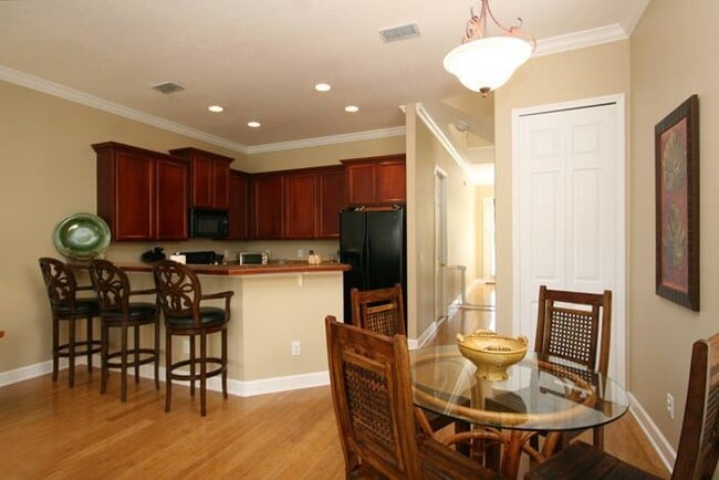 Building Photo - College Park Townhouse with Private Backya...