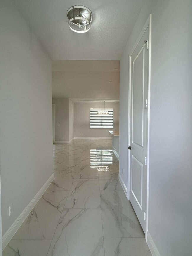 Foto del edificio - 5673 NW Whitecap Rd
