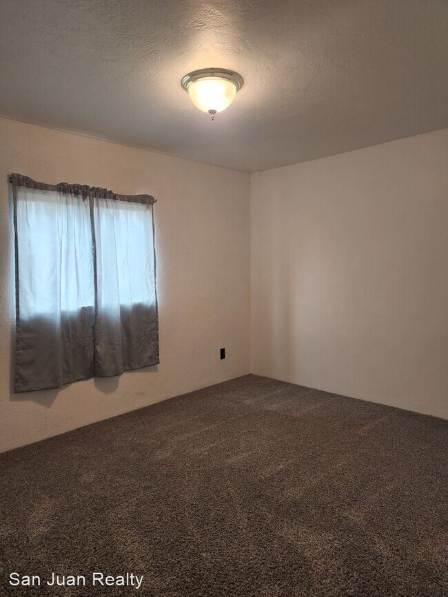 Building Photo - 3 br, 1 bath House - 5211 Bloomfield Hwy