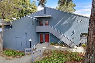 Building Photo - 209 Boardwalk Ave