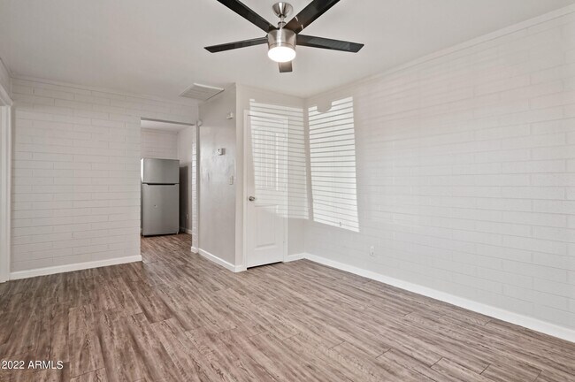 Foto del edificio - 1744 W Glendale Ave
