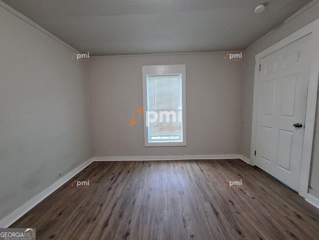 Building Photo - 130 Irwin St