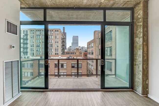 Foto del edificio - 321 S Sangamon St