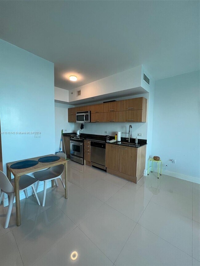 Foto del edificio - 350 S Miami Ave