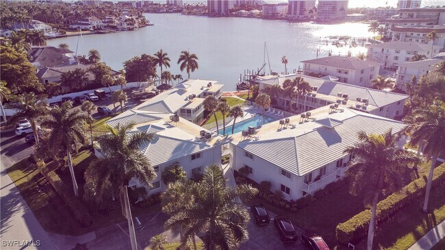 Foto del edificio - 354 Harbour Dr