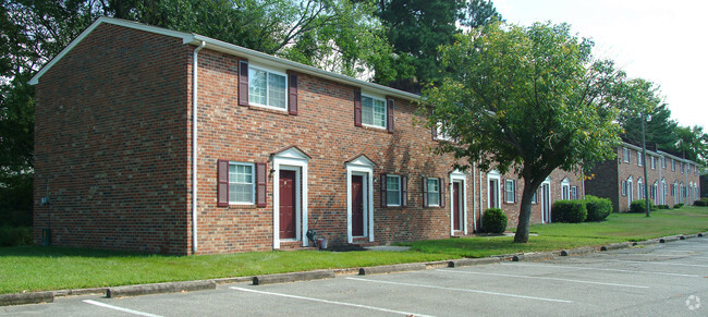 Building Photo - Branders Bridge Apartments